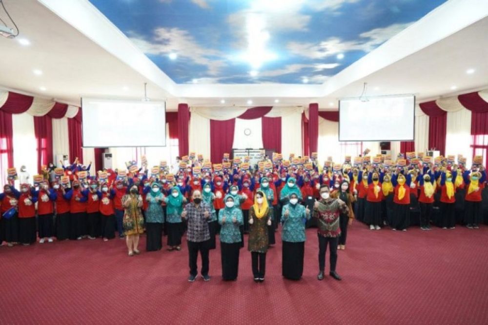 Ketua TP PKK Pasuruan Kota Hj Fatma saat menghadiri kerja sama dengan PT Danone Pasuruan. (Ist) 