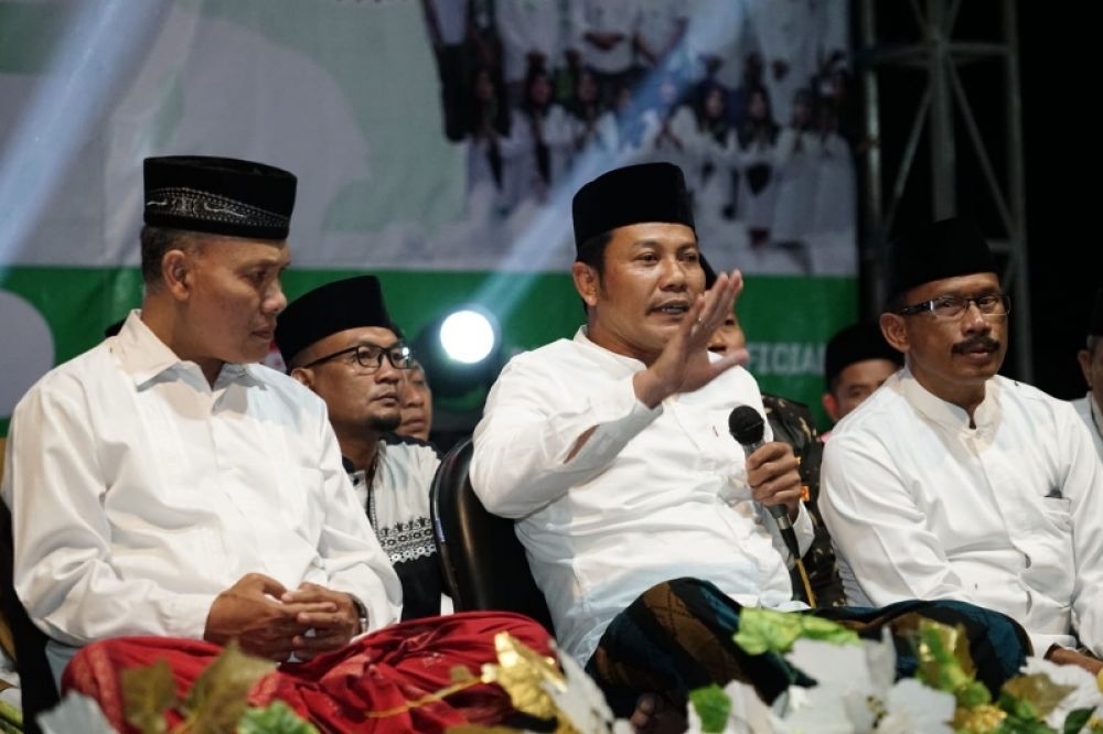 Wabup Subandi saat menghadiri acara Maulid Nabi Muhammad SAW di Desa Kenuning Kecamatan Tarik Sidoarjo. (Ist) 
