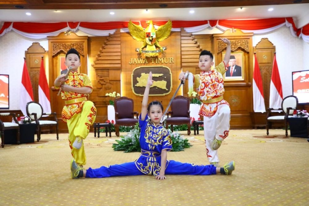 Tim Wushu Jatim yang berlaga di ajang kejurnas piala Presiden 2022 Unesa Surabaya. (Ist) 