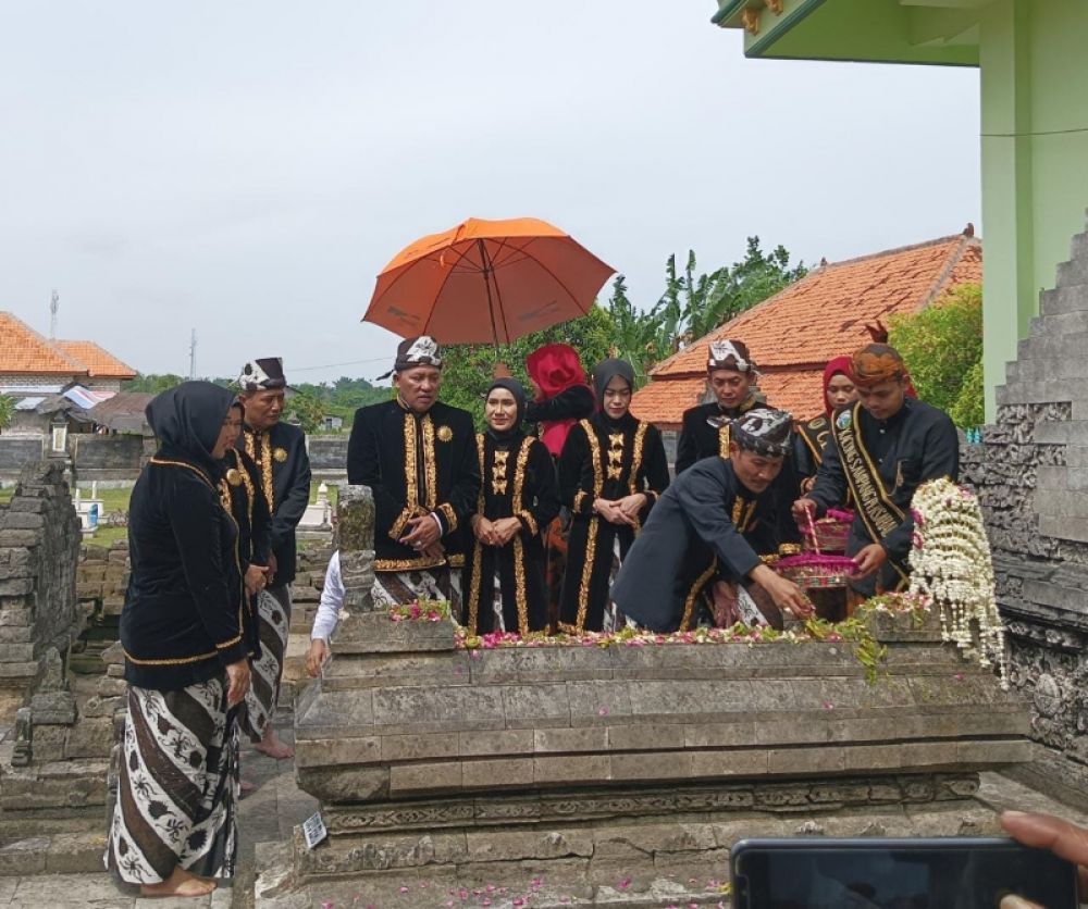 Peringati Hari Jadi Kab Sampang ke 399, Bupati Sampang dan Wabup Ziarah ke Makam Leluhur